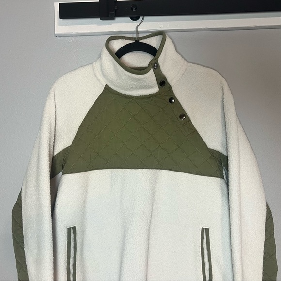 Abercrombie & Fitch Asymmetrical Snap-Up Fleece White Green Puffer Size Small - Picture 6 of 9